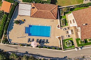 Villa Vilani Spa & Pool