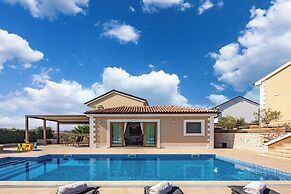 Villa Vilani Spa & Pool