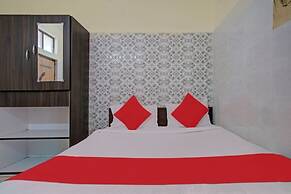 iROOMZ Hotel Sweekar Suites
