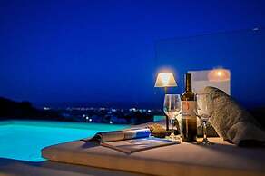 MAEVA Santorini Suites