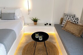 MAEVA Santorini Suites