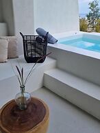 MAEVA Santorini Suites