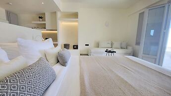 MAEVA Santorini Suites