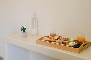 MAEVA Santorini Suites