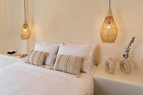 MAEVA Santorini Suites