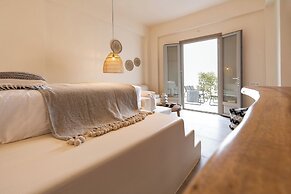 MAEVA Santorini Suites