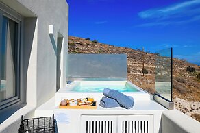 MAEVA Santorini Suites