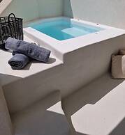 MAEVA Santorini Suites