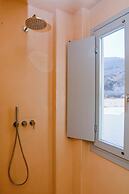 MAEVA Santorini Suites