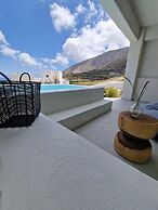 MAEVA Santorini Suites