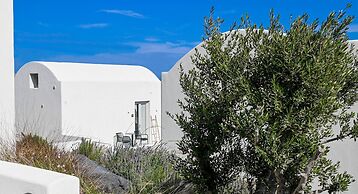 MAEVA Santorini Suites
