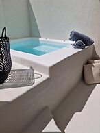 MAEVA Santorini Suites