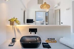 MAEVA Santorini Suites