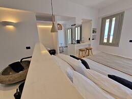 MAEVA Santorini Suites