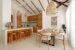 Udara Villa by EVDEkimi