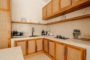 Udara Villa by EVDEkimi