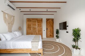 Udara Villa by EVDEkimi