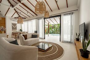 Udara Villa by EVDEkimi