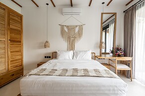 Udara Villa by EVDEkimi