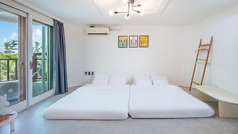 Jeju Hi Mom Kids Family Pension Silver