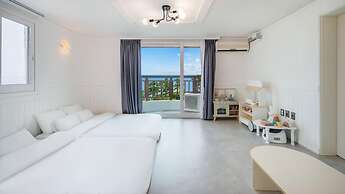 Jeju Hi Mom Kids Family Pension Silver