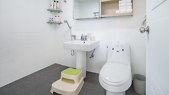 Jeju Hi Mom Kids Family Pension Silver