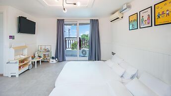 Jeju Hi Mom Kids Family Pension Silver