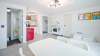 Jeju Hi Mom Kids Family Pension Silver