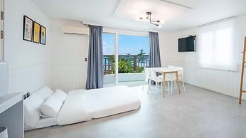 Jeju Hi Mom Kids Family Pension Silver