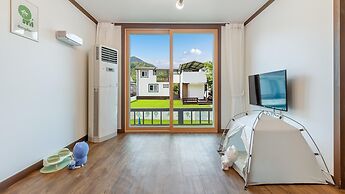 Danyang Dangdangi Dog Pension Black