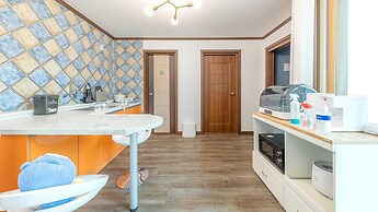 Danyang Dangdangi Dog Pension Black