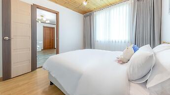 Danyang Dangdangi Dog Pension Black