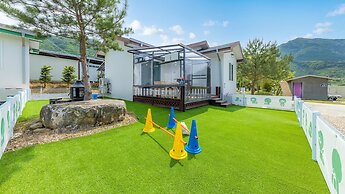 Danyang Dangdangi Dog Pension Black