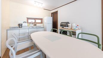 Danyang Dangdangi Dog Pension Black