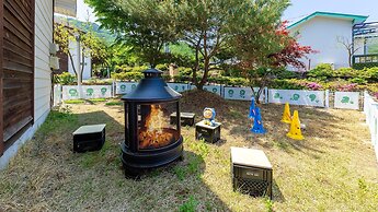 Danyang Dangdangi Dog Pension Black