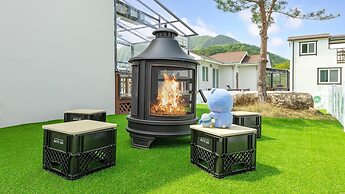 Danyang Dangdangi Dog Pension Black