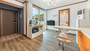 Danyang Dangdangi Dog Pension Black