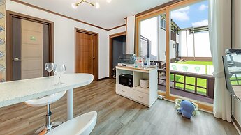 Danyang Dangdangi Dog Pension Black