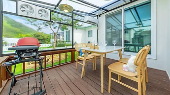 Danyang Dangdangi Dog Pension Black