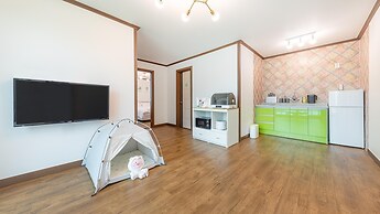 Danyang Dangdangi Dog Pension Black