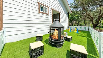 Danyang Dangdangi Dog Pension Black