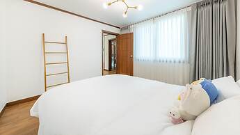 Danyang Dangdangi Dog Pension Black