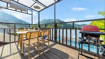 Danyang Dangdangi Dog Pension Black