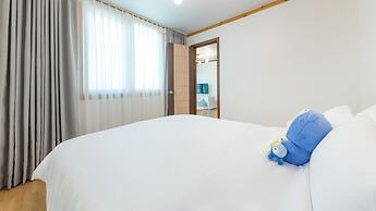 Danyang Dangdangi Dog Pension Black