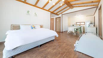 Danyang Dangdangi Dog Pension Black