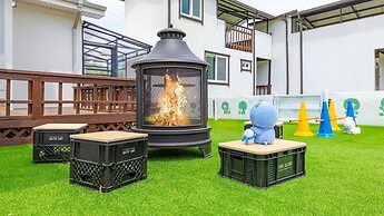 Danyang Dangdangi Dog Pension Black