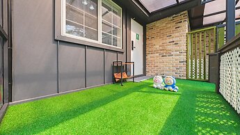 Gapyeong Dangdangi Pet Pension Green