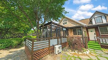 Gapyeong Dangdangi Pet Pension Green