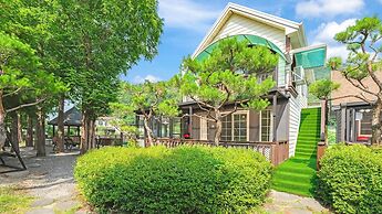 Gapyeong Dangdangi Pet Pension Green