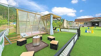 Gapyeong Dangdangi Pet Pension Green